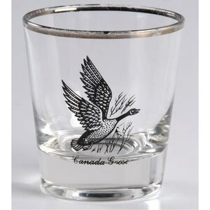 2 Vintage federal glass Canadian goose and Mallard whiskey glasses set of 2